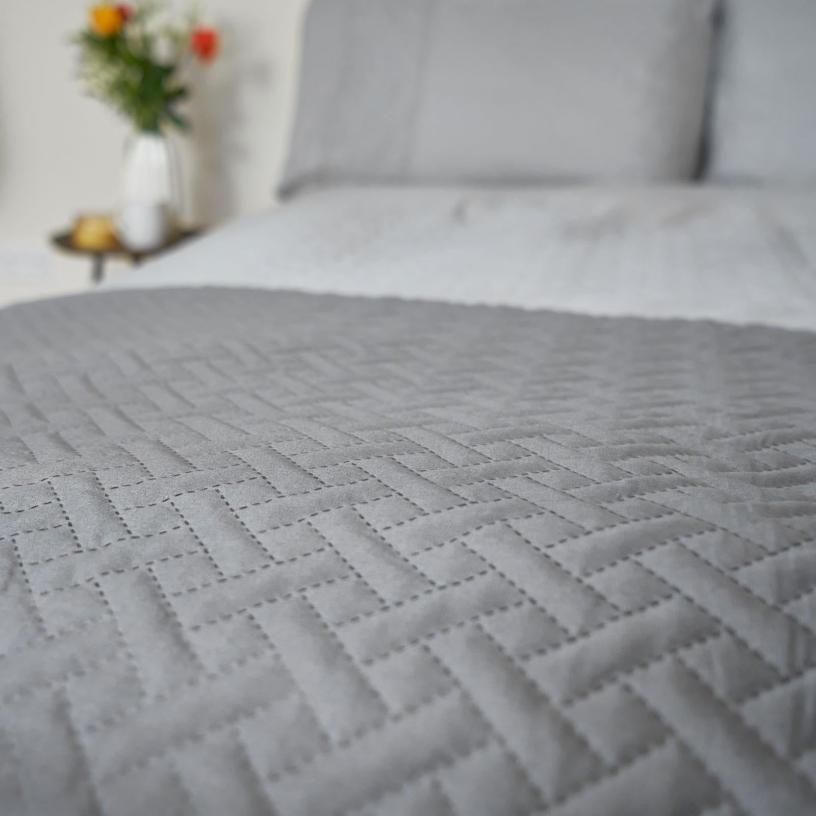 Brentfords Geo Quilted Bedspread Blanket Pinsonic Throw Large Sofa Comforter